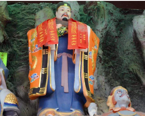 1988年屬龍2021年破太歲要佩戴什么化太歲