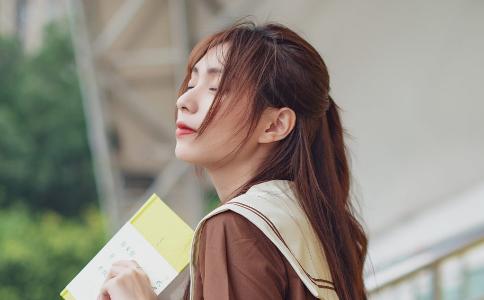 屬蛇的女生在戀愛中會容易讓對方心軟嗎