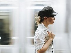 婚姻遭遇小三插足該如何挽回老公?