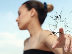 <b>男女朋友分手如何挽回男人</b>