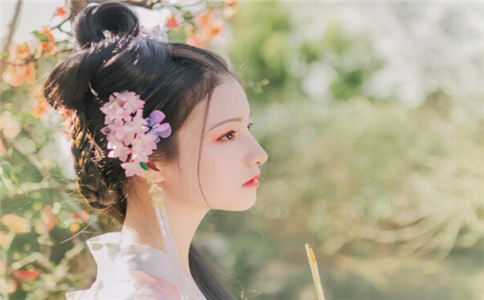 面相分析桃花運多的人