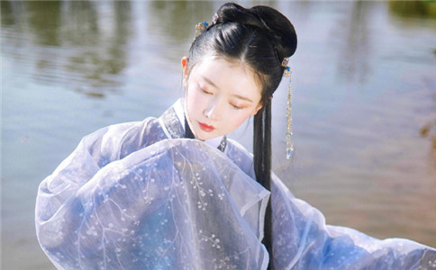 不能忍受女友比自己強的星座男,小氣