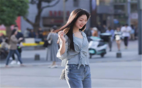塔羅牌免費占蔔,妳2021年會靠什麽翻身