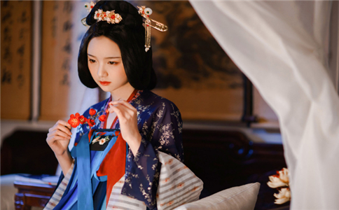 塔羅占蔔未來老公家庭條件