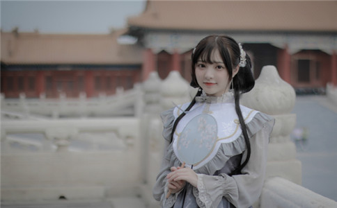 塔羅牌測試:年底妳的財運會怎樣