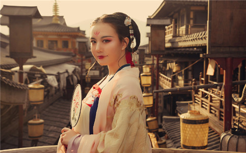 塔羅占蔔 妳身上什麽特質最受異性青睞和喜歡