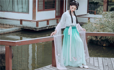 塔羅占蔔 未來妳會被人看不起嗎