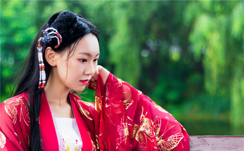 塔羅占蔔 妳未來男友能養活妳嗎