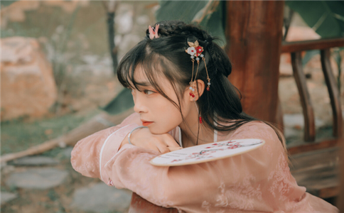 塔羅占蔔 婚後妳還會被異性追求嗎