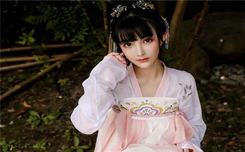 塔羅占蔔 妳會被前任當做談資嗎