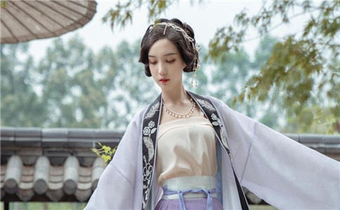 塔羅占蔔 在夫家妳是寶還是草