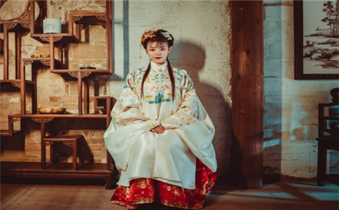 塔羅占蔔 妳的運氣能夠讓妳有好的生活嗎