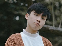 男人夢見蛇在床上爬
