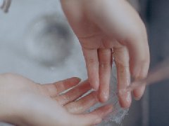 女人眼睛凹進去好不好?