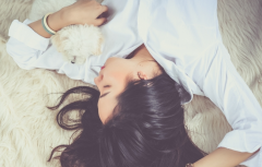 女人欺騙感情的特徵 遇到這4種女人 兄弟們快跑