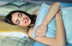 男人沒放下女人的表現,會變得很積極,會經常去找她,